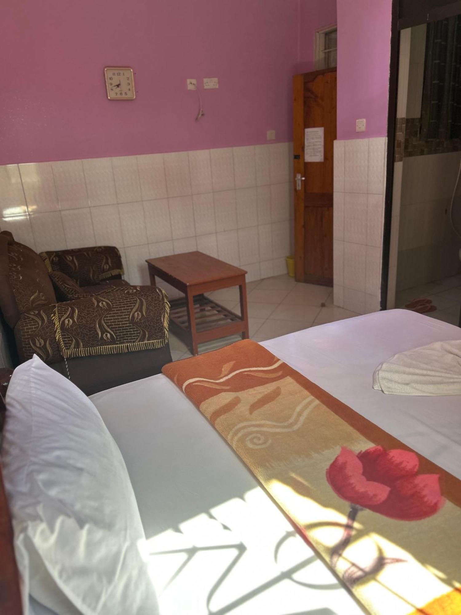 Bed and Breakfast Tanpak Gardens Bnb à Dar es Salaam Extérieur photo